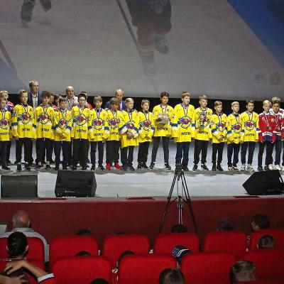  Награждение по итогам открытого первенства города по хоккею среди детско-юношеских команд